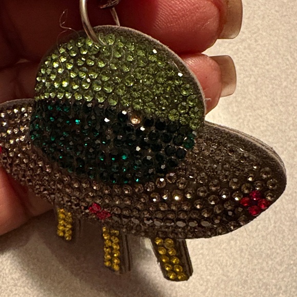 UFO Keychain with Rhinestones - Picture 7 of 7